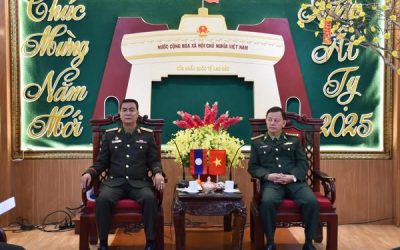 ການນຳກອງພົນທີ 4 ອວຍພອນກອງບັນຊາການທະຫານແຂວງກວາງຈິ ແລະ ກອງບັນຊາການທະຫານຊາຍແດນແຂວງກວາງຈິ