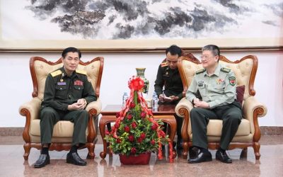 ຄະນະນໍາກະຊວງປ້ອງກັນປະເທດ ອວຍພອນຫ້ອງການທີ່ປຶກສາທູດປ້ອງກັນຊາດ ສປ ຈີນ ປະຈຳລາວ