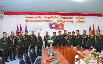 ຄະນະພັກ-ຄະນະບັນຊາ ກອງພົນທີ 4 ອວຍພອນ ອໍານວຍການໂຮງໝໍບໍລິເວນ 109 ກອງທັບ