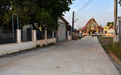 ປະຊາຊົນພາຍໃນບ້ານ ແລະ ສັງຄົມສ້າງສົມທົບທຶນສ້າງທາງເບຕົງ ຢູ່ບ້ານແກ້ວສຳພັນ ນະຄອນປາກເຊ