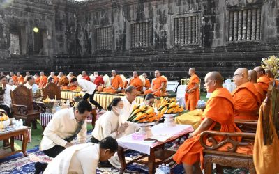 ການນໍາພັກ-ລັດ ແລະ ມວນຊົນຮ່ວມໃສ່ບາດໃນບຸນນະມັດສະການຜາສາດຫີນວັດພູ ປະຈໍາປີ 2025