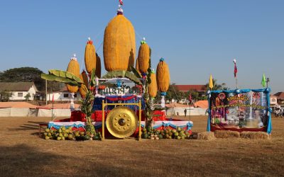 ພິທີເປີດຕະຫຼາດນັດໃນໂອກາດເທສະການບຸນປັ້ນເຂົ້າຈີ່ໃຫຍ່