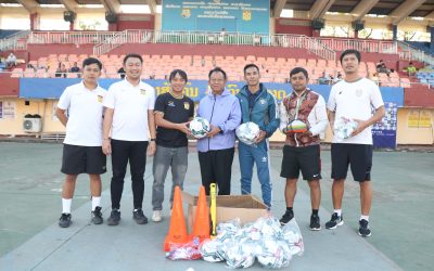 ສຕລ ມອບອຸປະກອນກິລາຫຼາຍລາຍການໃຫ້ ສຕຂ ຈຳປາສັກ