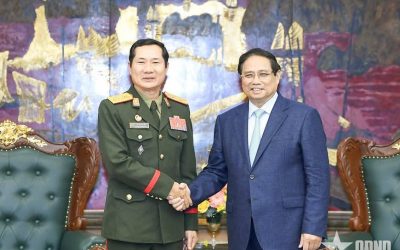 ສະຫາຍ ຟ້າມມິງຈິ້ງ ຕ້ອນຮັບການເຂົ້າຢ້ຽມຂໍ່ານັບ ສະຫາຍ ພົນຕີ ສາຍໃຈ ກົມມະສິດ