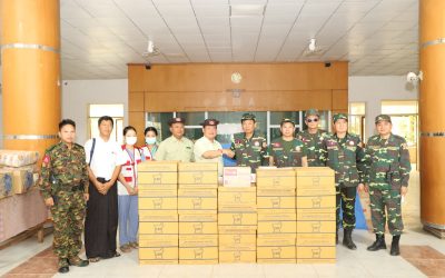 ຄະນະປະຕິບັດງານຊ່ວຍຜູ້ປະສົບໄພແຜ່ນດິນໄຫວ ມອບອຸປະກອນການແພດ-ຢາປົວພະຍາດ ໃຫ້ໂຮງໝໍເມືອງເຈົ່າແຊ