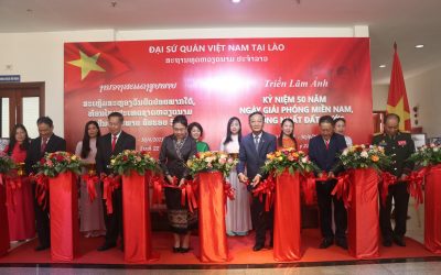 ງານວາງສະແດງຮູບພາບ ສະຫຼອງວັນປົດປ່ອຍພາກໃຕ້ ທ້ອນໂຮມປະເທດຊາດຫວຽດນາມເປັນເອກະພາບ ຄົບຮອບ 50 ປີ