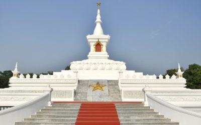 ສະຫາຍ ເລືອງ ເກືອງ ພ້ອມຄະນະຜູ້ແທນຂັ້ນສູງ ເຂົ້າວາງພວງມາລາທີ່ອະນຸສາວະລີນັກຮົບນິລະນາມລາວ
