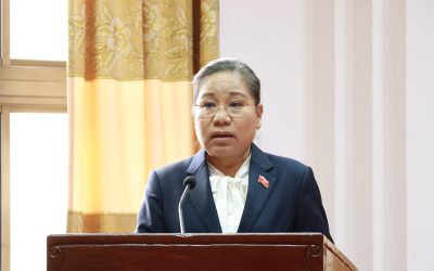 ປະດັບຫຼຽນກາລະນຶກ ພັກປະຊາຊົນປະຕິວັດລາວ 70 ປີໃຫ້ແກ່ບັນດາສະຫາຍສະມາຊິກພັກປະຈໍາການ ແລະ ບໍານານ