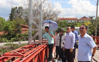 ເຈົ້າເມືອງຫົງສາ ລົງຕິດຕາມກວດກາເບິ່ງການສ້ອມແປງຂົວເບເລ ນ້ຳແກນ 1 ( ບ້ານສີບຸນເຮືອງ )