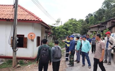 ເລຂາພັກເມືອງຫົງສາ ລົງກວດກາເບິ່ງຈຸດທີ່ຕັ້ງຜັງບ້ານຈັດສັນໃໝ່ ໃຫ້ປະຊາຊົນບ້ານຄົກແອກ ທີ່ຖືກຜົນກະທົບຈາກເຂື່ອນໄຟຟ້ານ້ຳຂອງຈຸດຫຼວງພະບາງ.