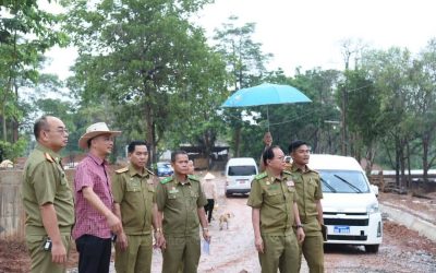 ພົທ ຄຳກິ່ງ ຜຸຍຫຼ້າມະນີວົງ ກວດກາຄວາມຄືບໜ້າການກໍ່ສ້າງສູນບຳບັດປີ່ນປົວ ແລະ ຟື້ນຟູສຸຂະພາບຜູ້ຕິດຢາເສບຕິດ