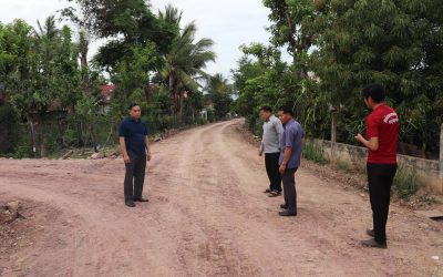 ການນຳເມືອງຫົງສາ ລົງຕິດຕາມຄວາມຄືບໜ້າ ການສ້ອມແປງຂົວ ແລະ ການກໍ່ສ້າງເສັ້ນທາງປູຢາງ 2 ຊັ້ນຢູ່ 2 ບ້ານພາຍໃນເມືອງ