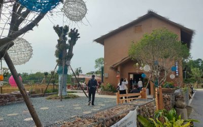 ການດຳເນີນທຸລະກິດເປີດຮ້ານກາເຟຊ່ວຍພັດທະນາຊົນນະບົດຂອງຈີນໃຫ້ຈະເລີນຮຸ່ງເຮືອງ.