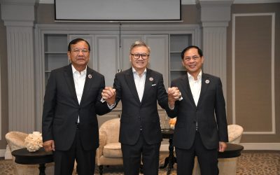 ລັດຖະມົນຕີກະຊວງການຕ່າງປະເທດ ລາວ-ຫວຽດນາມ-ກໍາປູເຈຍ ປຶກສາຫາລືການພົວພັນຮ່ວມມືສາມຝ່າຍໃນໂອກາດເຂົ້າຮ່ວມກອງປະຊຸມລັດຖະມົນຕີຕ່າງປະເທດອາຊຽນ ຄັ້ງທີ 58 ທີ່ ມາເລເຊຍ
