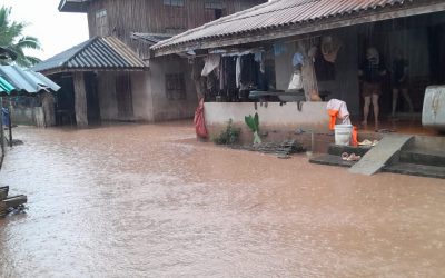 ເມືອງຄອບ ໄດ້ຮັບຜົນກະທົບຈາກໄພພິບັດນໍ້າຖ້ວມ ໃນເບື້ອງຕົ້ນຈໍານວນ 2 ຕື້ກວ່າກີບ