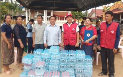 ຄະນະ​ນຳ​ອົງການ​ກາແດງ​ແຂວງ​ຫລວງພະບາງ ລົງມອບເຄື່ອງຊ່ວຍເຫລືອໃຫ້ກັບປະຊາຊົນທີ່ໄດ້ຮັບຜົນກະທົບຈາກໄພນ້ຳຖ້ວມ ທີ່ເມືອງນານ