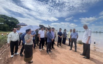 ການນຳ ນວ ລົງຕິດຕາມສະພາບນ້ຳຂຶ້ນຢູ່ຫລາຍຈຸດຂອງເມືອງຫາດຊາຍຟອງ