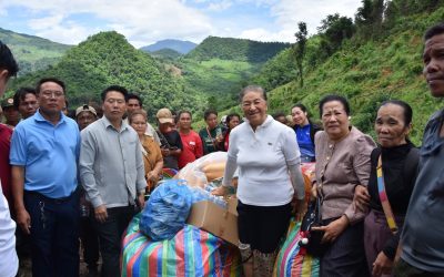 ຮອງປະທານປະເທດ ຊ່ວຍຫລືອປະຊາຊົນ ທີ່ໄດ້ຮັບຜົນກະທົບ ຈາກນ້ຳຖ້ວມຢູ່ບ້ານຫາດບໍ່ ເມືອງໜອງແຮດ