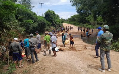 ຄະນະກໍາມະການຄຸ້ມຄອງໄພພິບັດຂັ້ນເມືອງ ນາກາຍ ຮ່ວມກັບປະຊາຊົນ ສ້ອມແປງເສັ້ນທາງໄປບ້ານ ນາຕານ ເມືອງ ນາກາຍ ແຂວງຄໍາມ່ວນ.