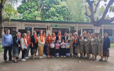 ຄະນະ​ຜູ້​ແທນ​ສະພາອົດ​ສະ​ຕຣາ​ລີ ​ແລະ ​ກະຊວງສຶກສາທິການ ແລະ ກິລາ ລົງຢ້ຽມຢາມ​ໂຮງຮຽນ​ປະຖົມ​ທົ່ງກາງ, ເມືອງສີສັດຕະນາກ ​ເພື່ອ​ສັງ​ເກດ​ການ​ປັບປຸງ​ດ້ານການ​ຮຽນ​-ການ​ສອນ.
