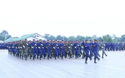 ລັດຖະມົນຕີ ກະຊວງປ້ອງກັນປະເທດ ລົງຕິດຕາມການຫັດແອບ ບັນດາກ້ອນກໍາລັງສວນສະໜາມ