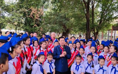 ປະທານປະເທດ ພົບປະໂອ້ລົມຫລານນ້ອຍເຍົາວະຊົນທັນວາ ໃນໂອກາດຮ່ວມງານຕັ້ງຄ້າຍເຍົາວະຊົນທັນວາ ທົ່ວປະເທດ ຄັ້ງທີ 6