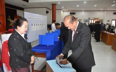 ການນຳຂັ້ນສູນກາງ ແລະ ການນຳແຂວງຊຽງຂວາງ ເຂົ້າຮ່ວມໃຊ້ສິດປ່ອນບັດເລືອກຕັ້ງ ຢູ່ແຂວງຊຽງຂວາງ