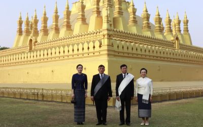 ພະບາດສົມເດັດ ພຣະວະຊິຣະເກົ້າເຈົ້າຢູ່ຫົວ ແລະ ສົມເດັດພະນາງເຈົ້າ ພຣະບໍຣົມລາຊິນີ ແຫ່ງ ລາຊະອານາຈັກໄທ ຢ້ຽມຊົມ ພິພິທະພັນພະທາດຫຼວງວຽງຈັນ